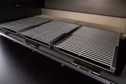 Der Merklinger 1200 Holzofen Standard -Brunner Grillen Geschaft merklinger holzbackofen grill pizzaofen brotbackofen 1200 vorne tuere auf zoom 3 jpg