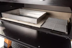 Der Merklinger 1200 Holzofen Standard -Brunner Grillen Geschaft merklinger holzbackofen grill pizzaofen brotbackofen 1200 vorne tuere auf zoom 4 jpg